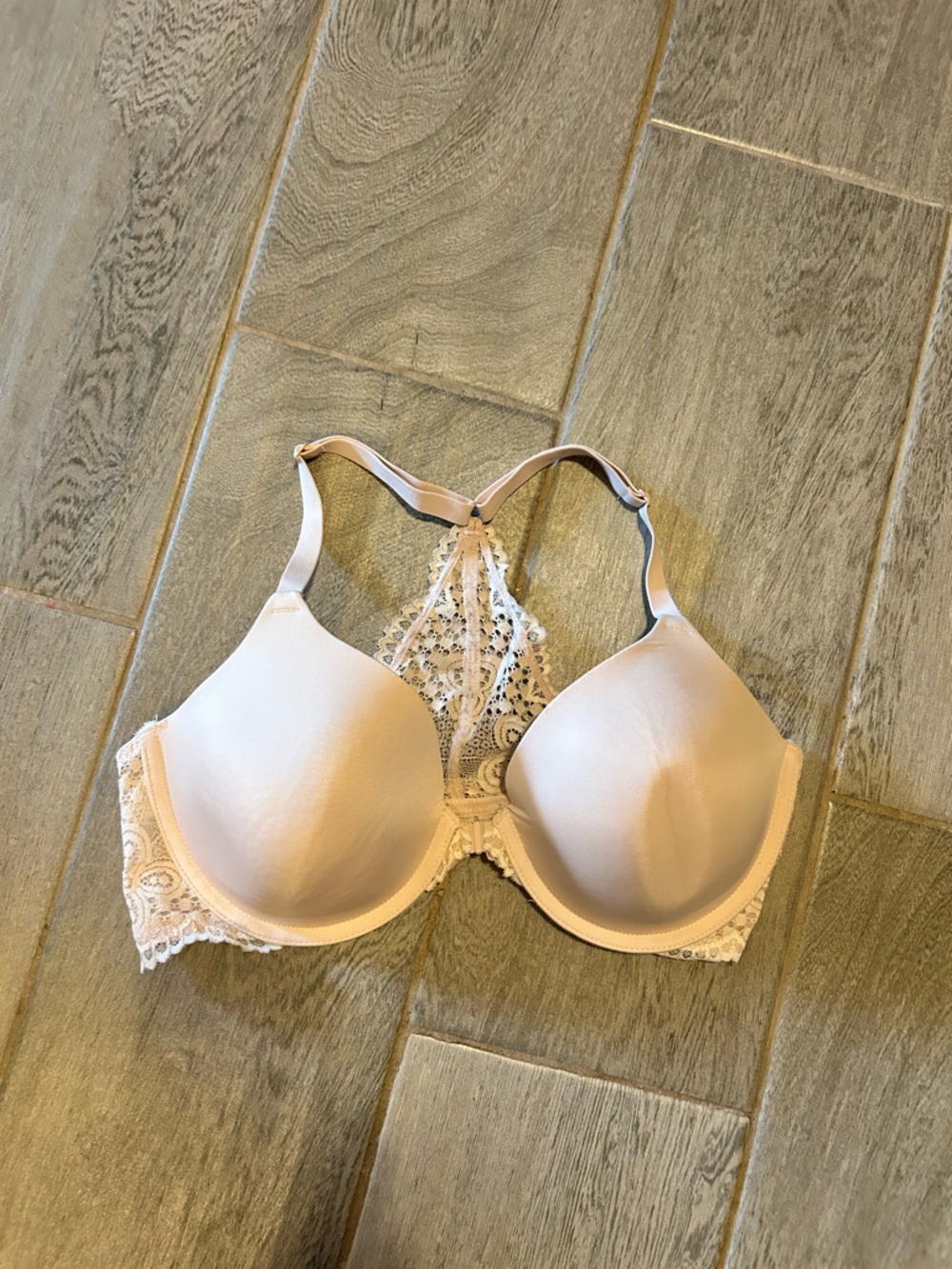 Maidenforn pink lace bra -size 36 C